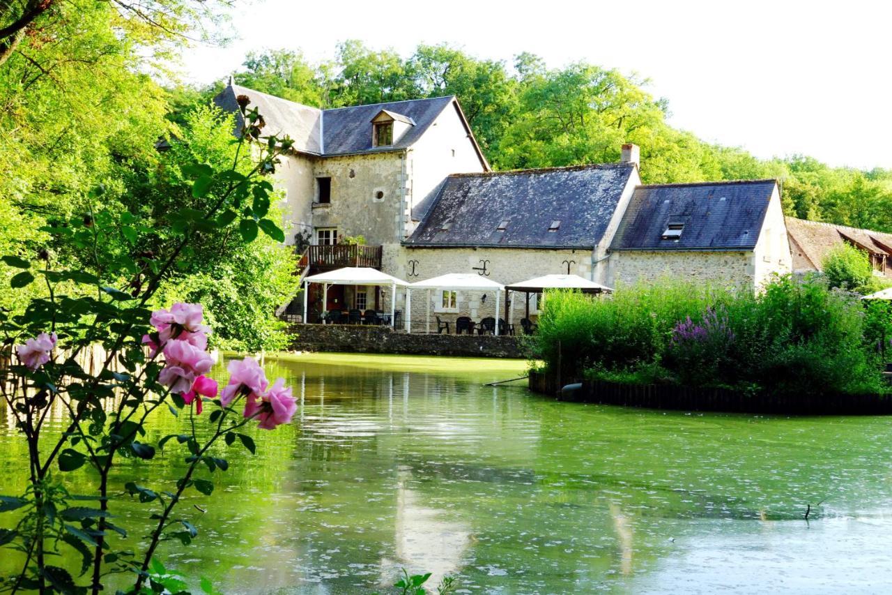 Bed and Breakfast Le Moulin De La Planche Cerelles Exteriér fotografie