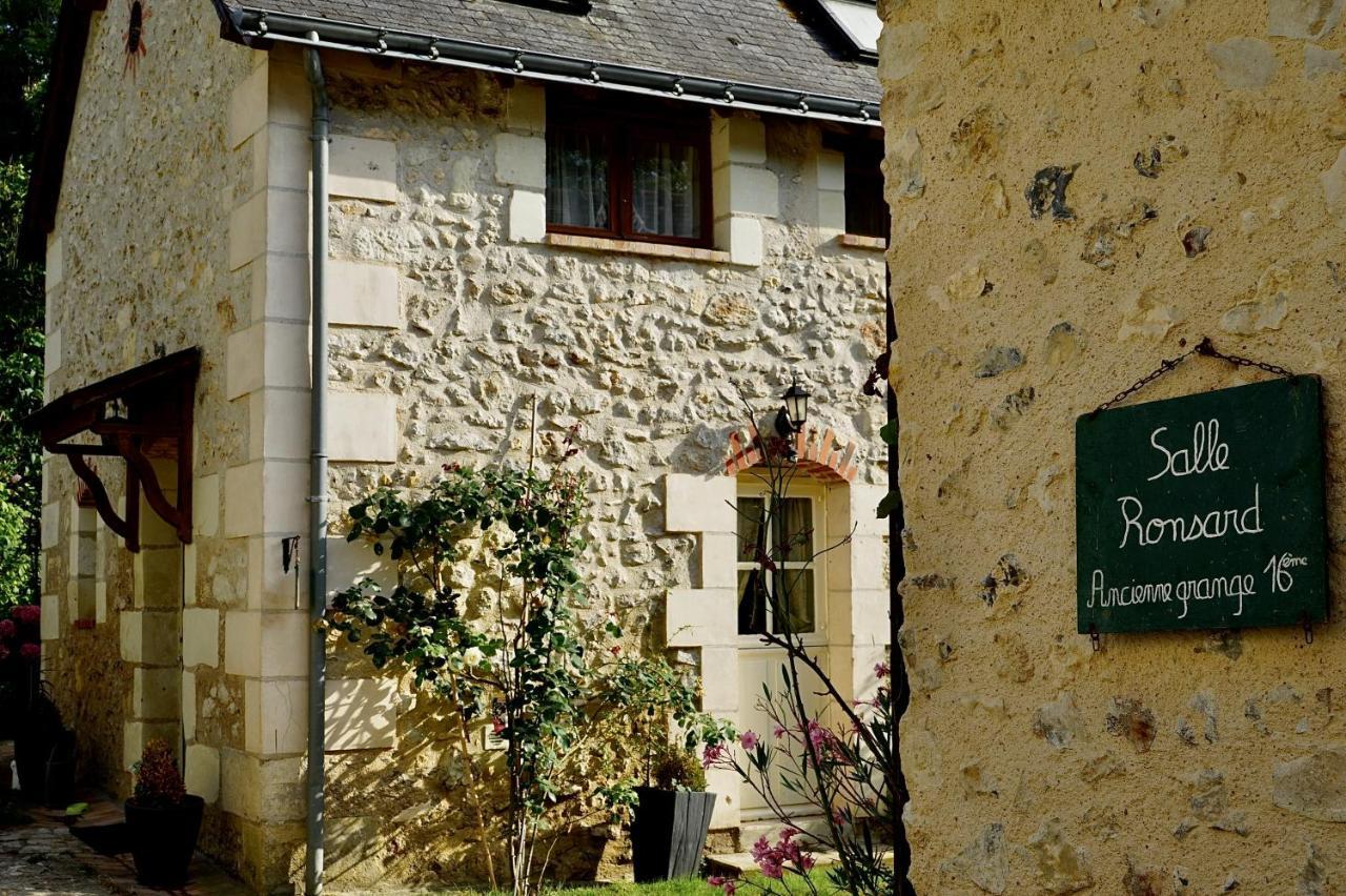Bed and Breakfast Le Moulin De La Planche Cerelles Exteriér fotografie