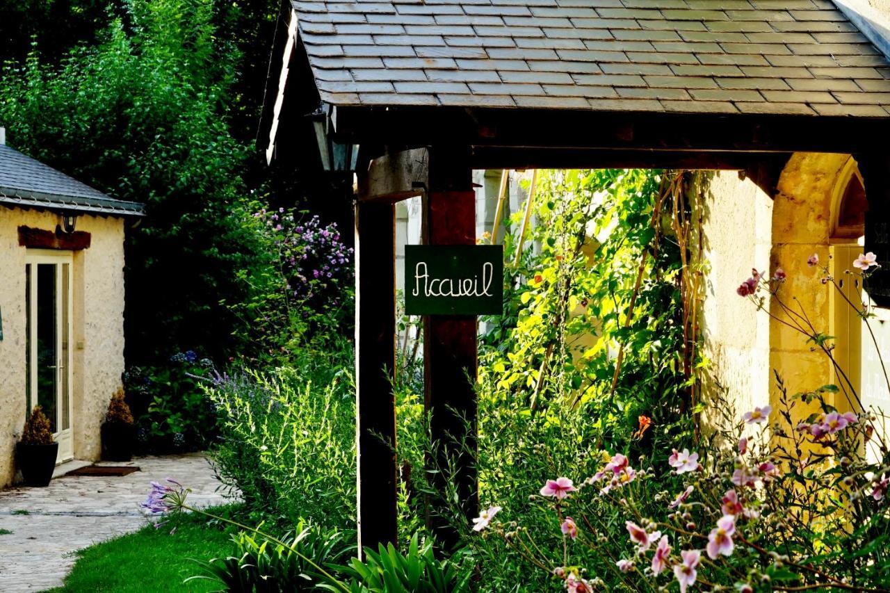 Bed and Breakfast Le Moulin De La Planche Cerelles Exteriér fotografie