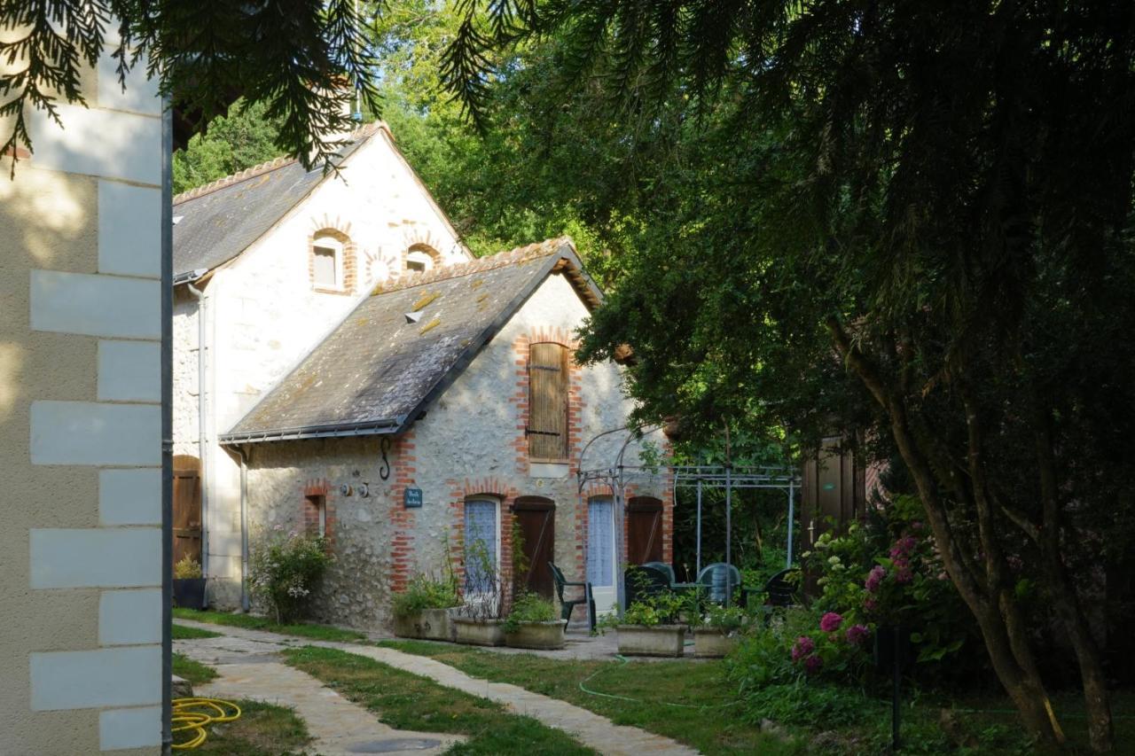 Bed and Breakfast Le Moulin De La Planche Cerelles Exteriér fotografie